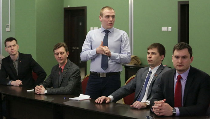 Д.Г. Новиков вручил дипломы выпускникам Центра политической учебы