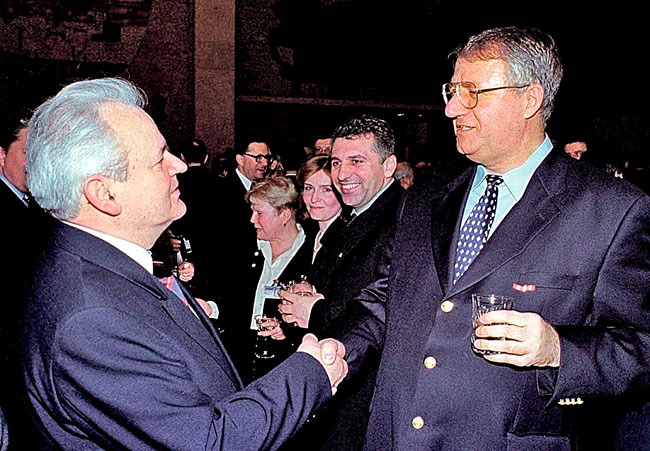 С.Милошевич с вице-премьером СРЮ В.Шешелем