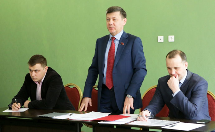 Тот, кто вооружён знанием, - непобедим!