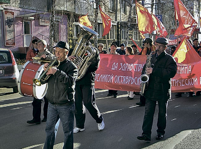 Шествие 7 ноября 2013 г. в Тольятти