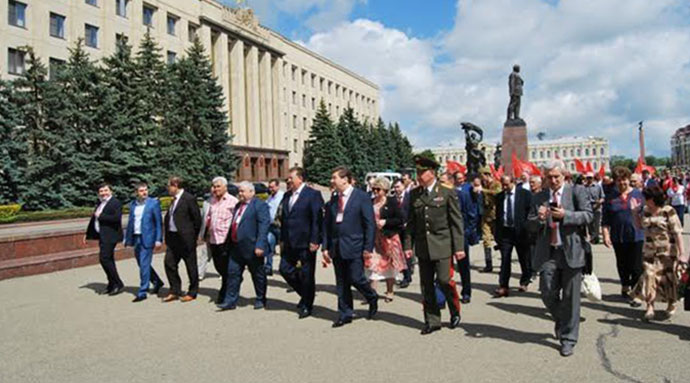 В Ставрополе Пушкинские дни под алым стягом начались с отправки гуманитарного груза в Новороссию