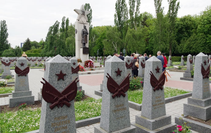 Д.Г. Новиков: В борьбе с неонацизмом объединяться и действовать