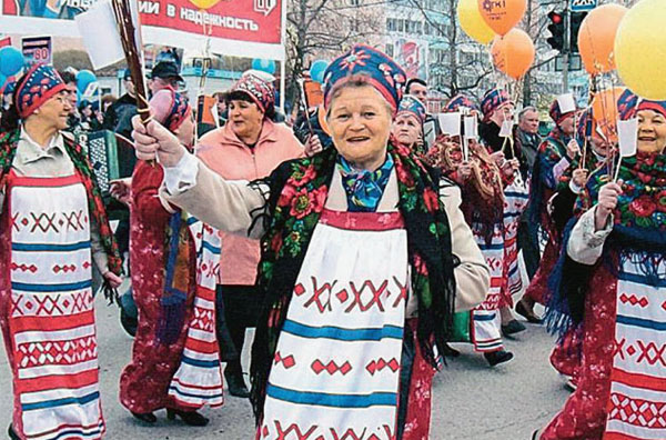 На Первомайской демонстрации в г Добрянка Пермского края